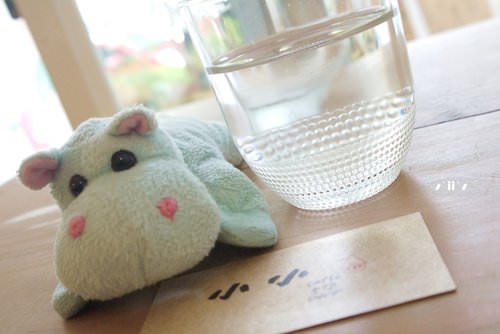 【高雄】小小咖啡 caffè 空間design ~跟著河馬先生吃喝玩樂