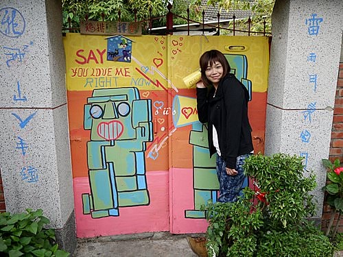 【高雄】左營‧自助新村‧彩繪村─追逐，在眷村裡迷路(海青工商對面)