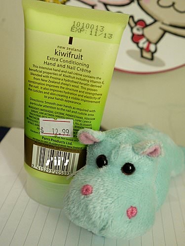 【美妝】護手霜大集合！burt`s , 紐西蘭kiwifruit,義大利L`ERBOLARIO, 韓國OLIVE,美國Signature Collection sweet pea