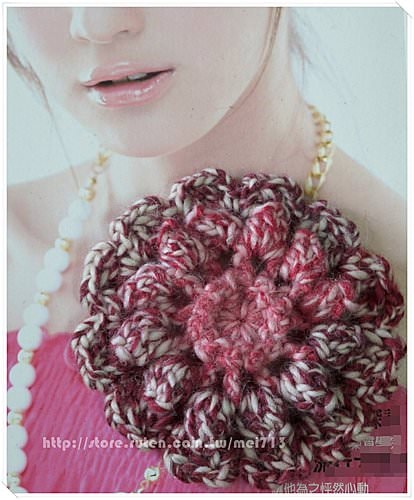 《Mei`s 花手札》毛線來囉~ 雙拼毛線手機袋、小花別針飾品、愛心吊飾