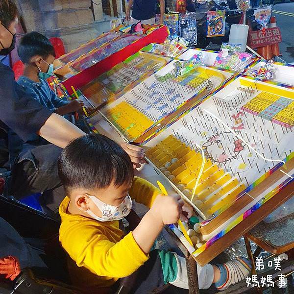 【高雄‧旗山】旗山老街美食大集合-梨大蛋中蛋、香蕉煎餅、手工