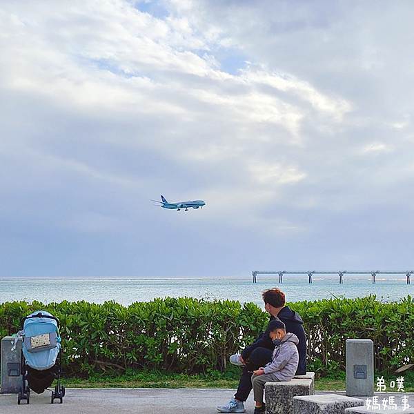 【日本‧沖繩】瀨長島純白希臘風看飛機、海景，舒芙蕾幸福鬆餅、