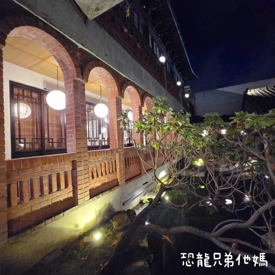 【台南‧安平】耕讀園永華店│安平市區的景觀餐廳,古典氣息用餐環境,滿足孩子餵魚樂趣,另有免費餅乾小點 - 第24張圖 【台南‧安平】耕讀園永華店│安平市區的景觀餐廳,古典氣息用餐環境,滿足孩子餵魚樂趣,另有免費餅乾小點