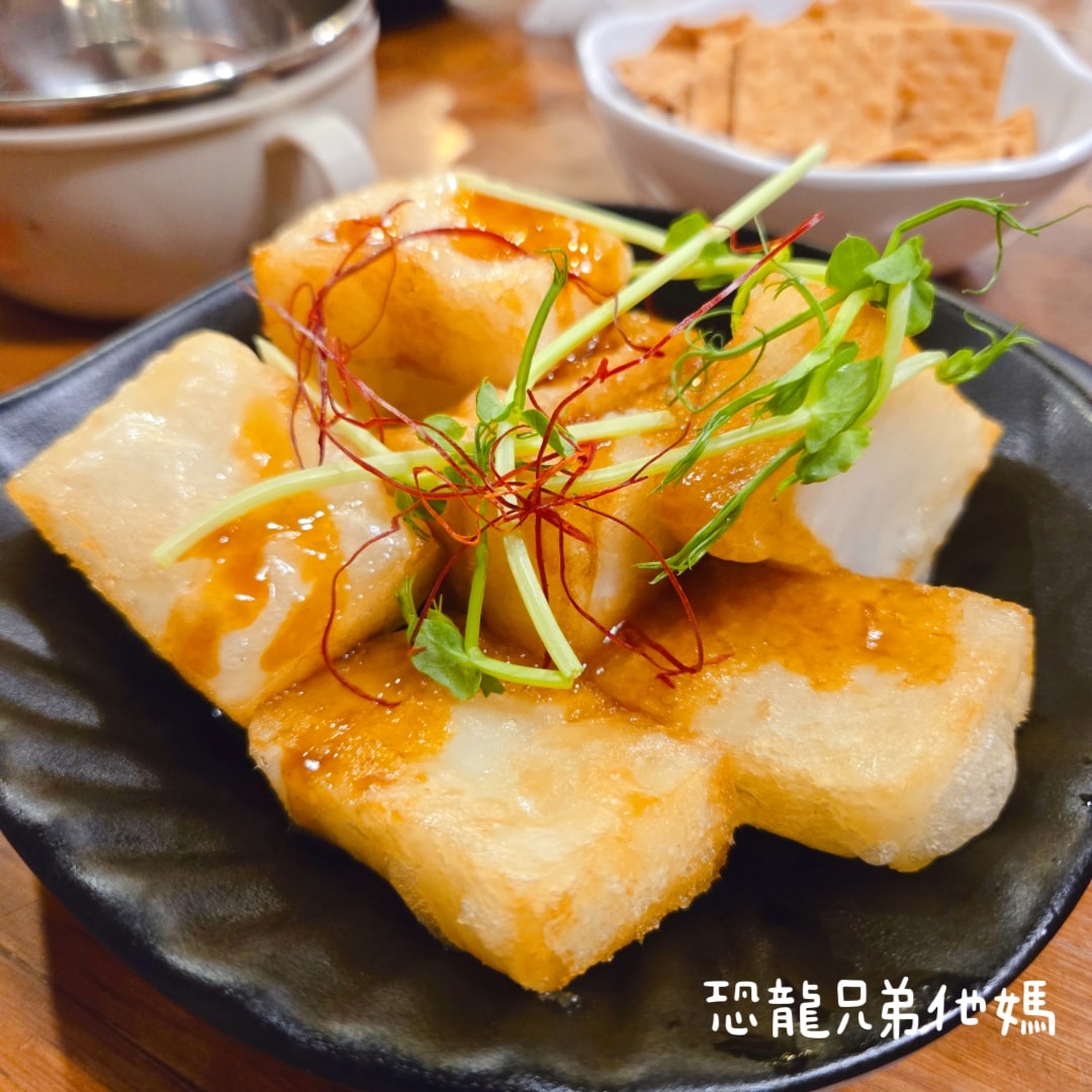 【台南‧安平】耕讀園永華店│安平市區的景觀餐廳,古典氣息用餐環境,滿足孩子餵魚樂趣,另有免費餅乾小點 - 第51張圖 【台南‧安平】耕讀園永華店│安平市區的景觀餐廳,古典氣息用餐環境,滿足孩子餵魚樂趣,另有免費餅乾小點