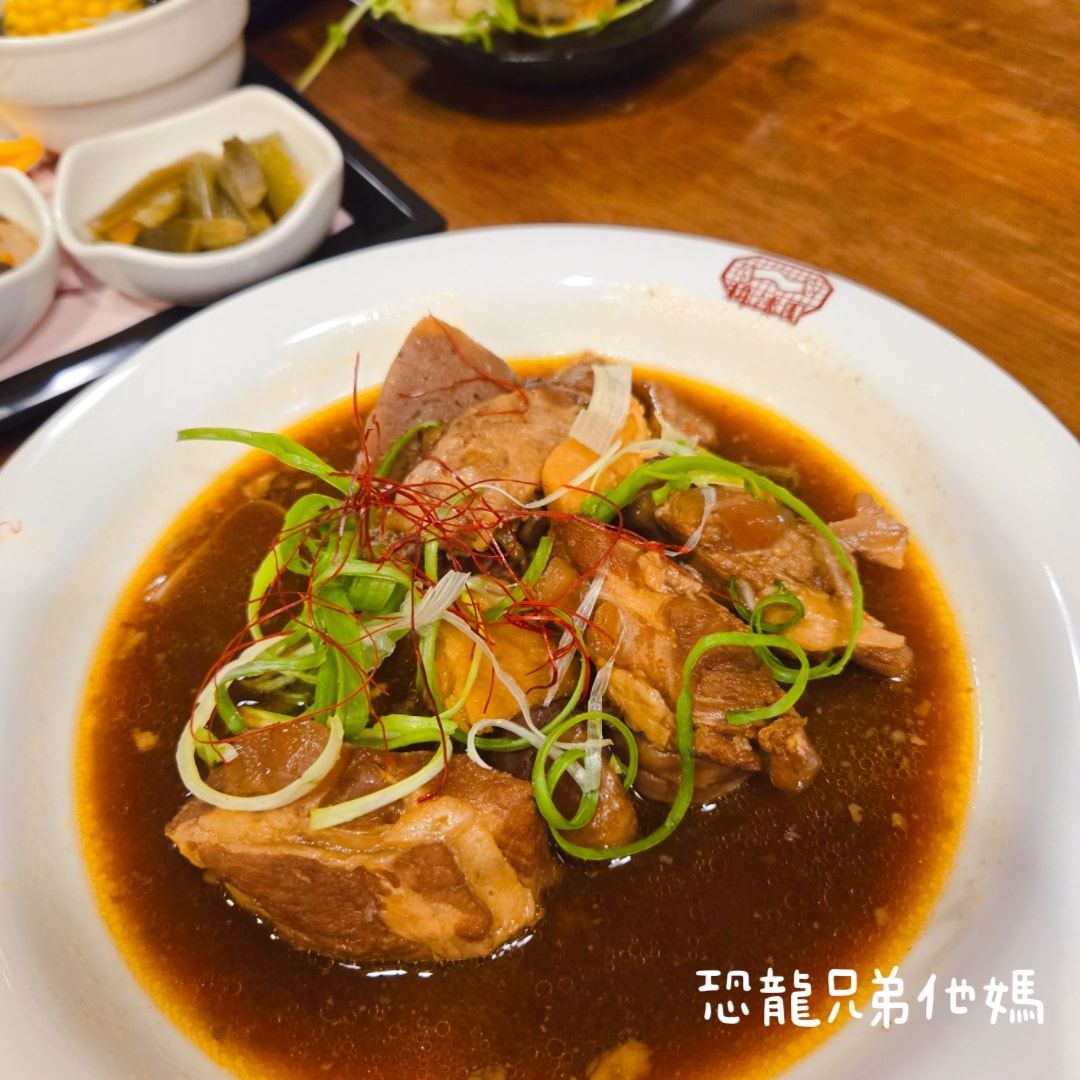 【台南‧安平】耕讀園永華店│安平市區的景觀餐廳,古典氣息用餐環境,滿足孩子餵魚樂趣,另有免費餅乾小點 - 第35張圖 【台南‧安平】耕讀園永華店│安平市區的景觀餐廳,古典氣息用餐環境,滿足孩子餵魚樂趣,另有免費餅乾小點
