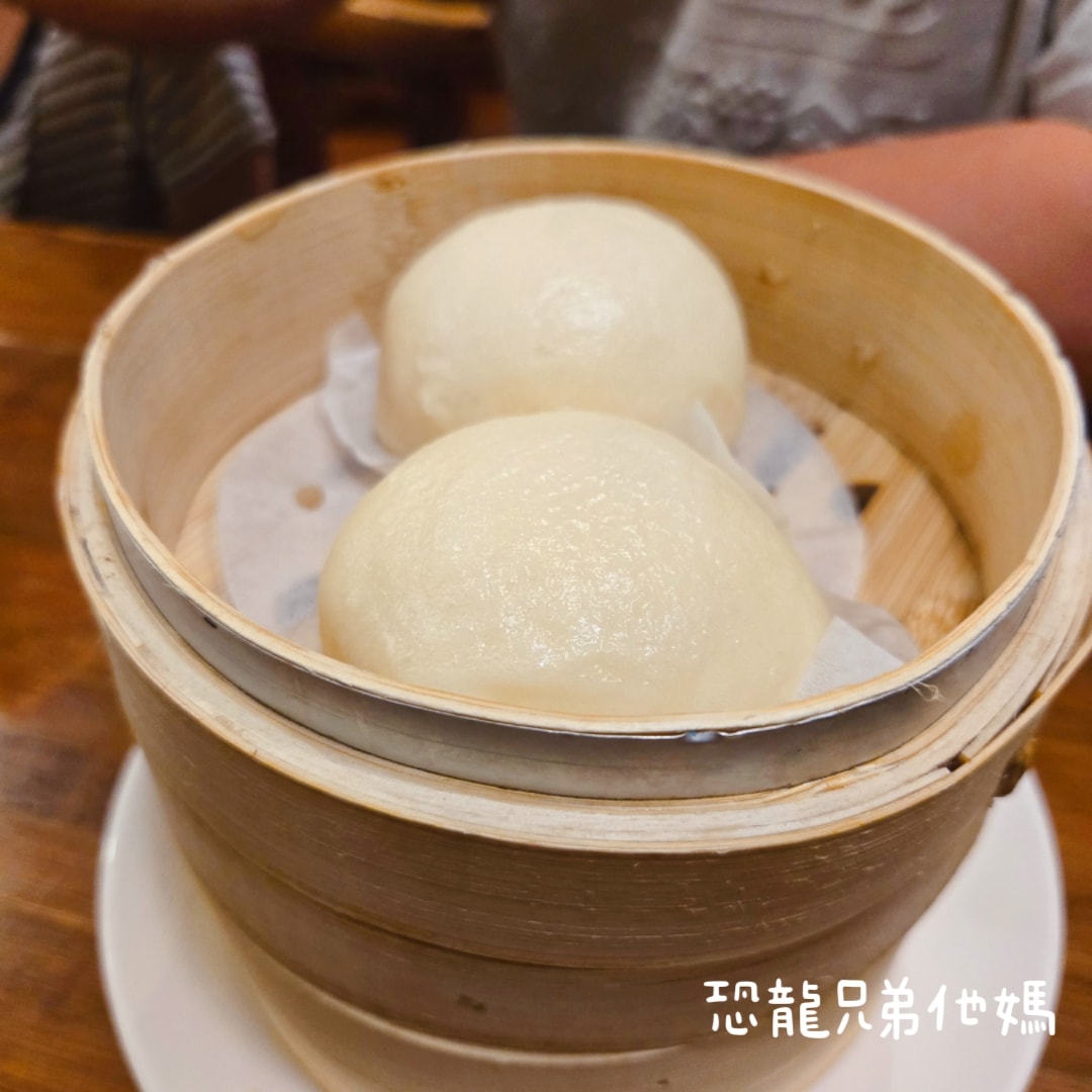 【台南‧安平】耕讀園永華店│安平市區的景觀餐廳，古典氣息用餐環境，滿足孩子餵魚樂趣，另有免費餅乾小點