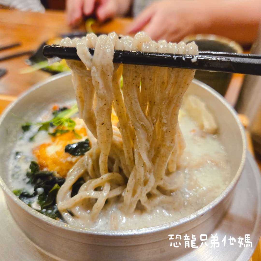 【台南‧安平】耕讀園永華店│安平市區的景觀餐廳,古典氣息用餐環境,滿足孩子餵魚樂趣,另有免費餅乾小點 - 第37張圖 【台南‧安平】耕讀園永華店│安平市區的景觀餐廳,古典氣息用餐環境,滿足孩子餵魚樂趣,另有免費餅乾小點