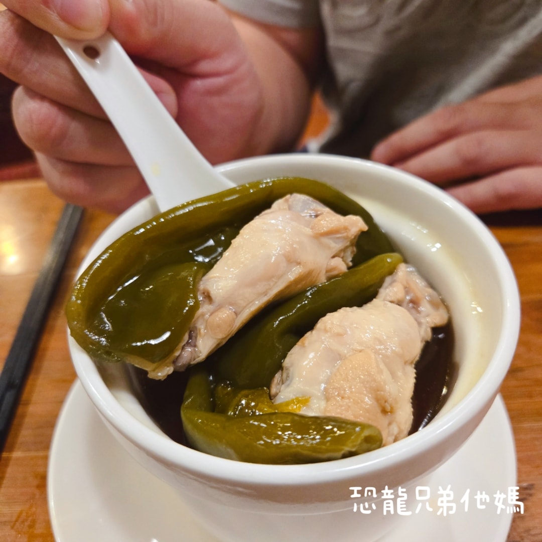 【台南‧安平】耕讀園永華店│安平市區的景觀餐廳,古典氣息用餐環境,滿足孩子餵魚樂趣,另有免費餅乾小點 - 第38張圖 【台南‧安平】耕讀園永華店│安平市區的景觀餐廳,古典氣息用餐環境,滿足孩子餵魚樂趣,另有免費餅乾小點
