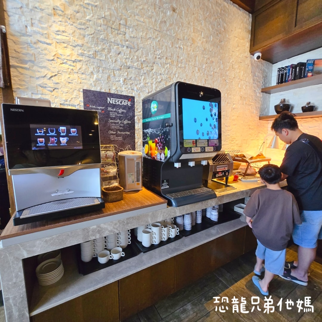 台中芭蕾城堡酒店│有如在城堡的汽車旅館/商務飯店，另有親子主題房、泳池、健身房，房間大，孩子超喜歡