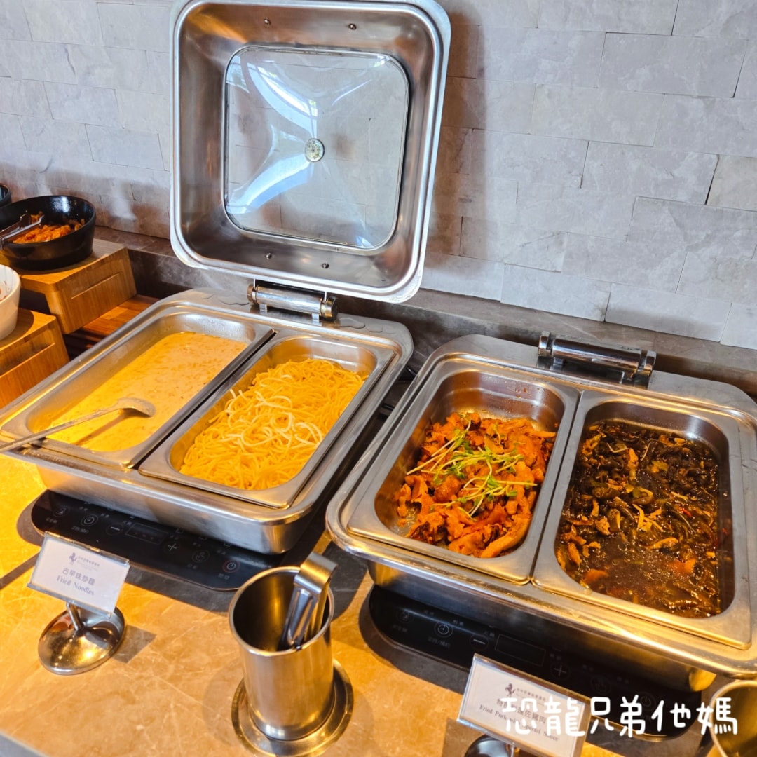 台中芭蕾城堡酒店│有如在城堡的汽車旅館/商務飯店，另有親子主題房、泳池、健身房，房間大，孩子超喜歡