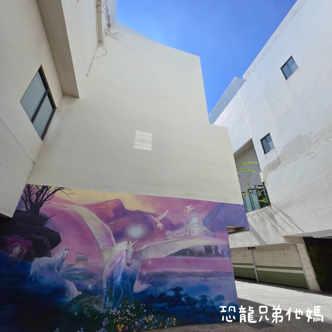 台中芭蕾城堡酒店│有如在城堡的汽車旅館/商務飯店,另有親子主題房、泳池、健身房,房間大,孩子超喜歡 - 第4張圖 台中芭蕾城堡酒店│有如在城堡的汽車旅館/商務飯店,另有親子主題房、泳池、健身房,房間大,孩子超喜歡