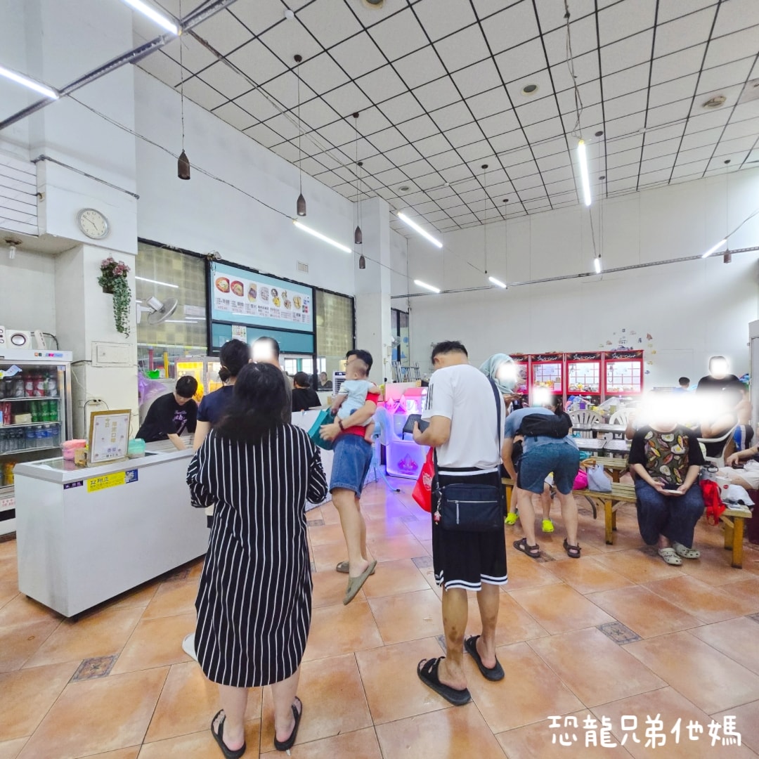 高雄‧林園│自然風SPA養生館室內溫水游泳池!高雄唯一旋轉滑水道、大水桶、透明滾滾球和幼兒遊戲區，大人小孩都玩得超開心!
