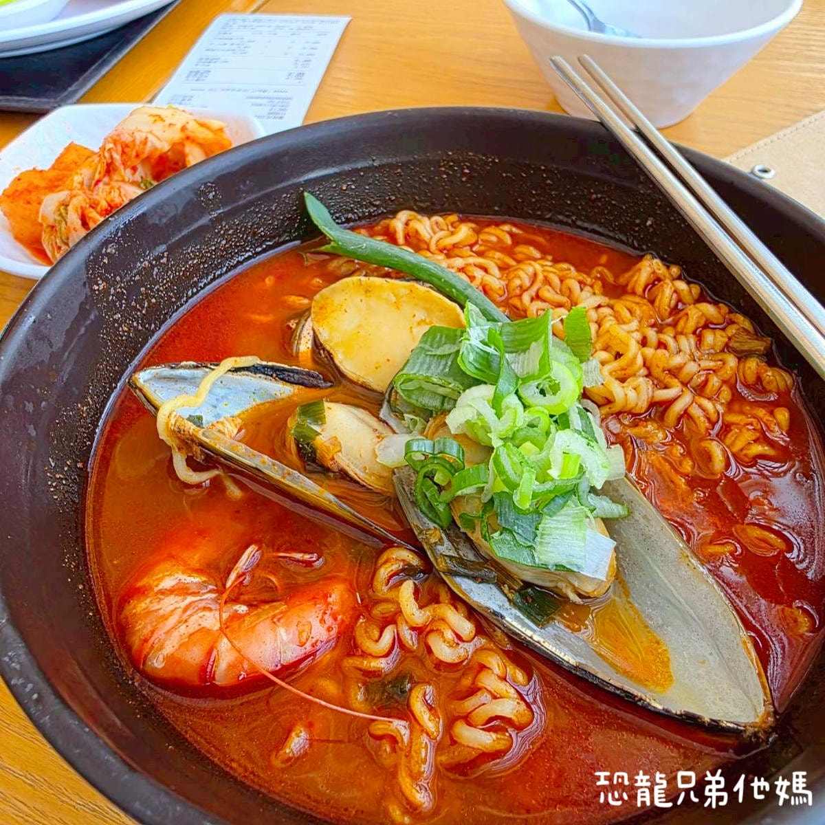 韓國‧濟洲水上星球(아쿠아플라넷제주 ,Aqua Planet),韓國最大水族館,超震撼海底隧道、海女潛水秀、超萌魟魚表演全攻略,濟州必玩景點!!2025.08 - 第211張圖 韓國‧濟洲水上星球(아쿠아플라넷제주 ,Aqua Planet),韓國最大水族館,超震撼海底隧道、海女潛水秀、超萌魟魚表演全攻略,濟州必玩景點!!2025.08