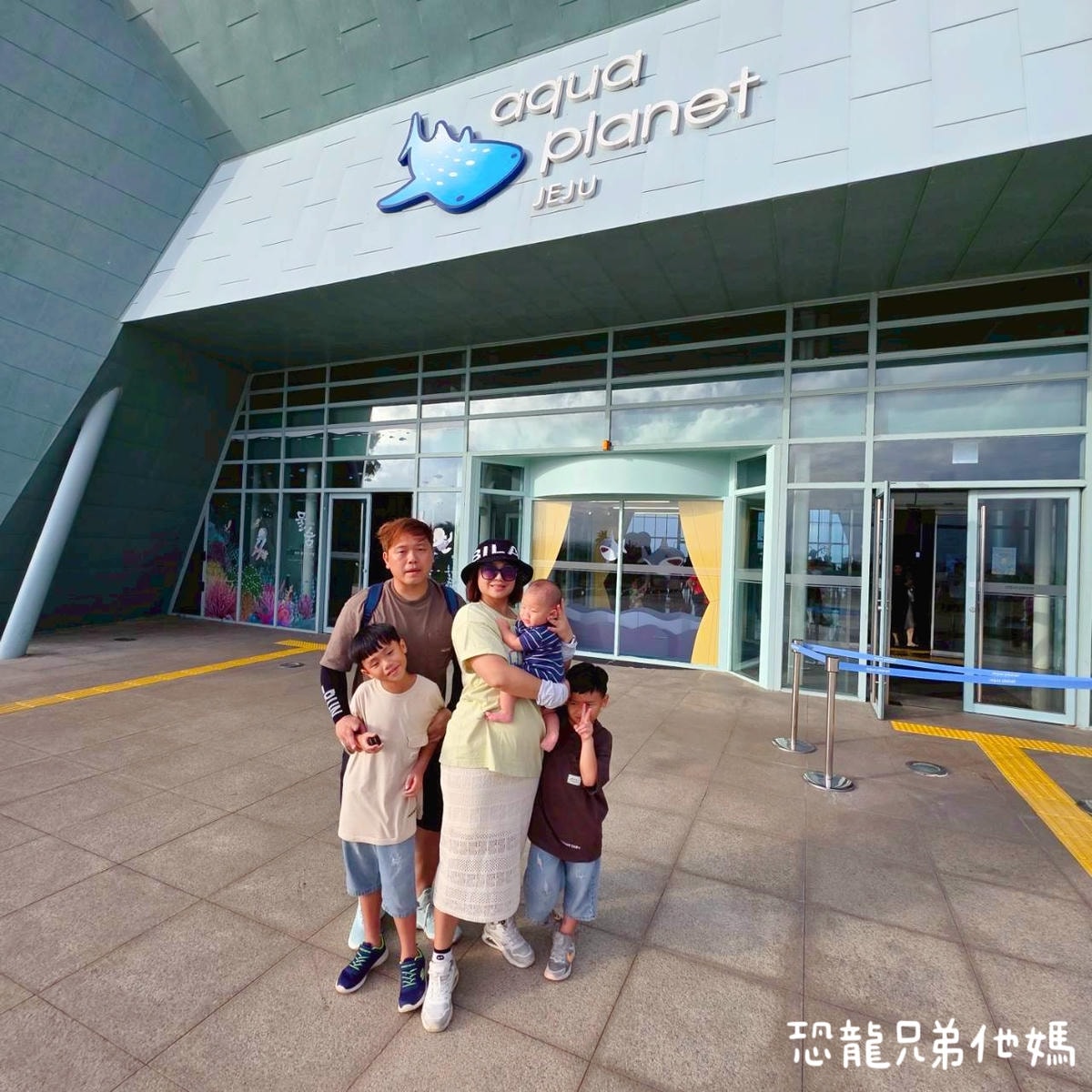 韓國‧濟洲水上星球(아쿠아플라넷제주 ,Aqua Planet),韓國最大水族館,超震撼海底隧道、海女潛水秀、超萌魟魚表演全攻略,濟州必玩景點!!2025.08 - 第274張圖 韓國‧濟洲水上星球(아쿠아플라넷제주 ,Aqua Planet),韓國最大水族館,超震撼海底隧道、海女潛水秀、超萌魟魚表演全攻略,濟州必玩景點!!2025.08
