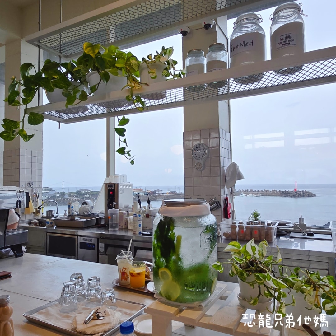 韓國‧濟州島│Cafe Layered Jeju Branch (카페 레이어드 제주점),首爾知名咖啡店,麵包多樣、特別,網美好多好拍咖啡廳 - 第7張圖