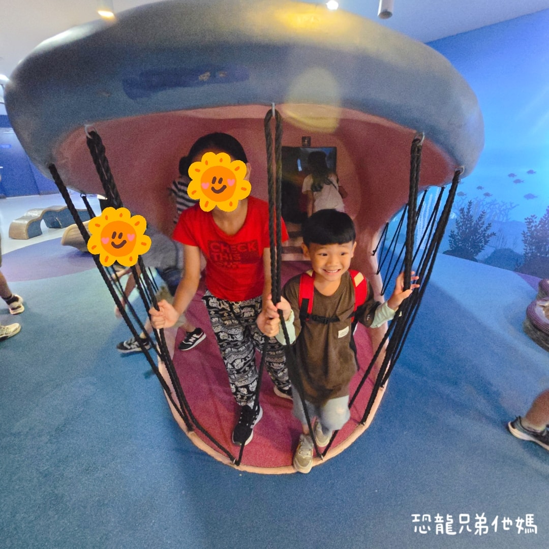 韓國‧濟洲水上星球(아쿠아플라넷제주 ,Aqua Planet),韓國最大水族館,超震撼海底隧道、海女潛水秀、超萌魟魚表演全攻略,濟州必玩景點!!2025.08 - 第134張圖 韓國‧濟洲水上星球(아쿠아플라넷제주 ,Aqua Planet),韓國最大水族館,超震撼海底隧道、海女潛水秀、超萌魟魚表演全攻略,濟州必玩景點!!2025.08