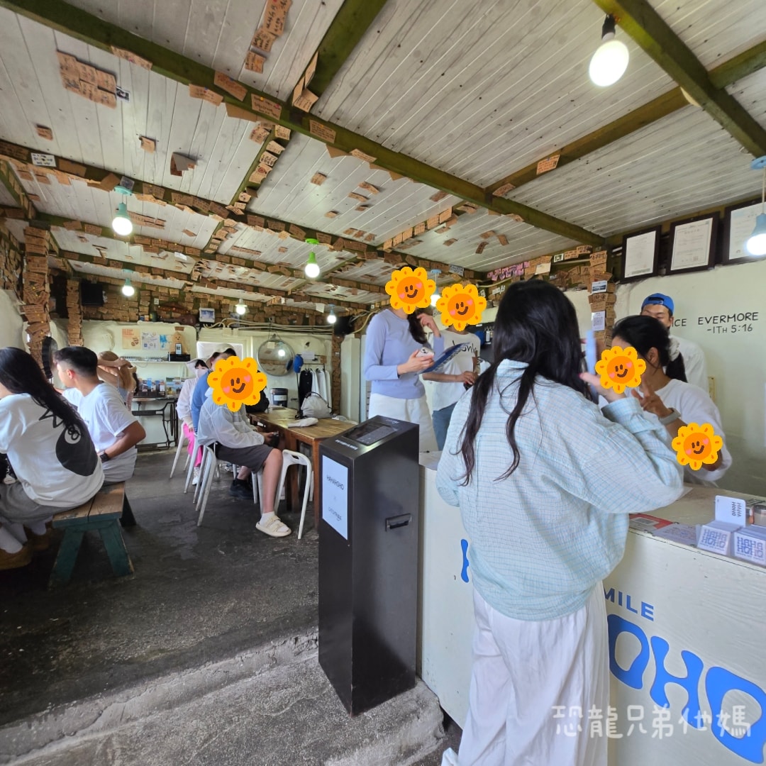 濟州島‧牛島必吃-HAHAHOHO漢堡(하하호호우도점),看海享受手工美味漢堡,還有獨家周邊小物。可Catch Table預約位置 2025.08 - 第3張圖