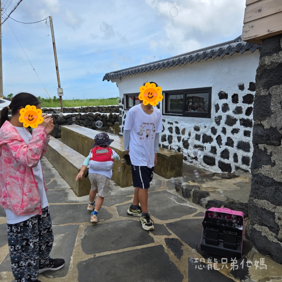 濟州島‧牛島必吃-HAHAHOHO漢堡(하하호호우도점),看海享受手工美味漢堡,還有獨家周邊小物。可Catch Table預約位置 2025.08 - 第9張圖