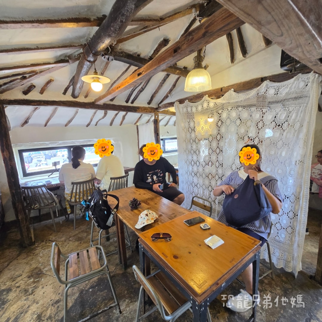 濟州島‧牛島必吃-HAHAHOHO漢堡(하하호호우도점),看海享受手工美味漢堡,還有獨家周邊小物。可Catch Table預約位置 2025.08 - 第14張圖