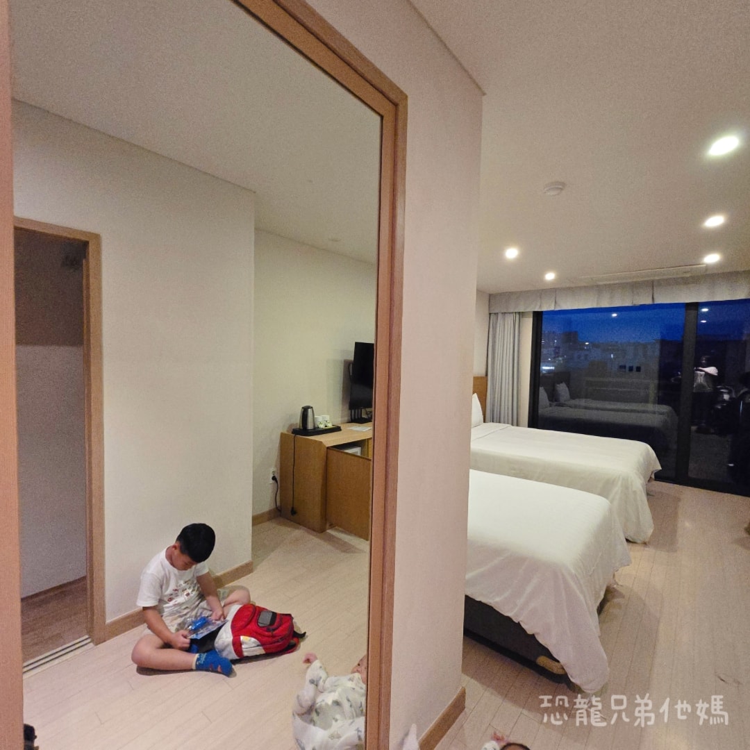 韓國‧濟州島-西歸浦BK Hotel飯店( BK호텔),免費停車場、樓下有超商和美味燒肉店 - 第12張圖