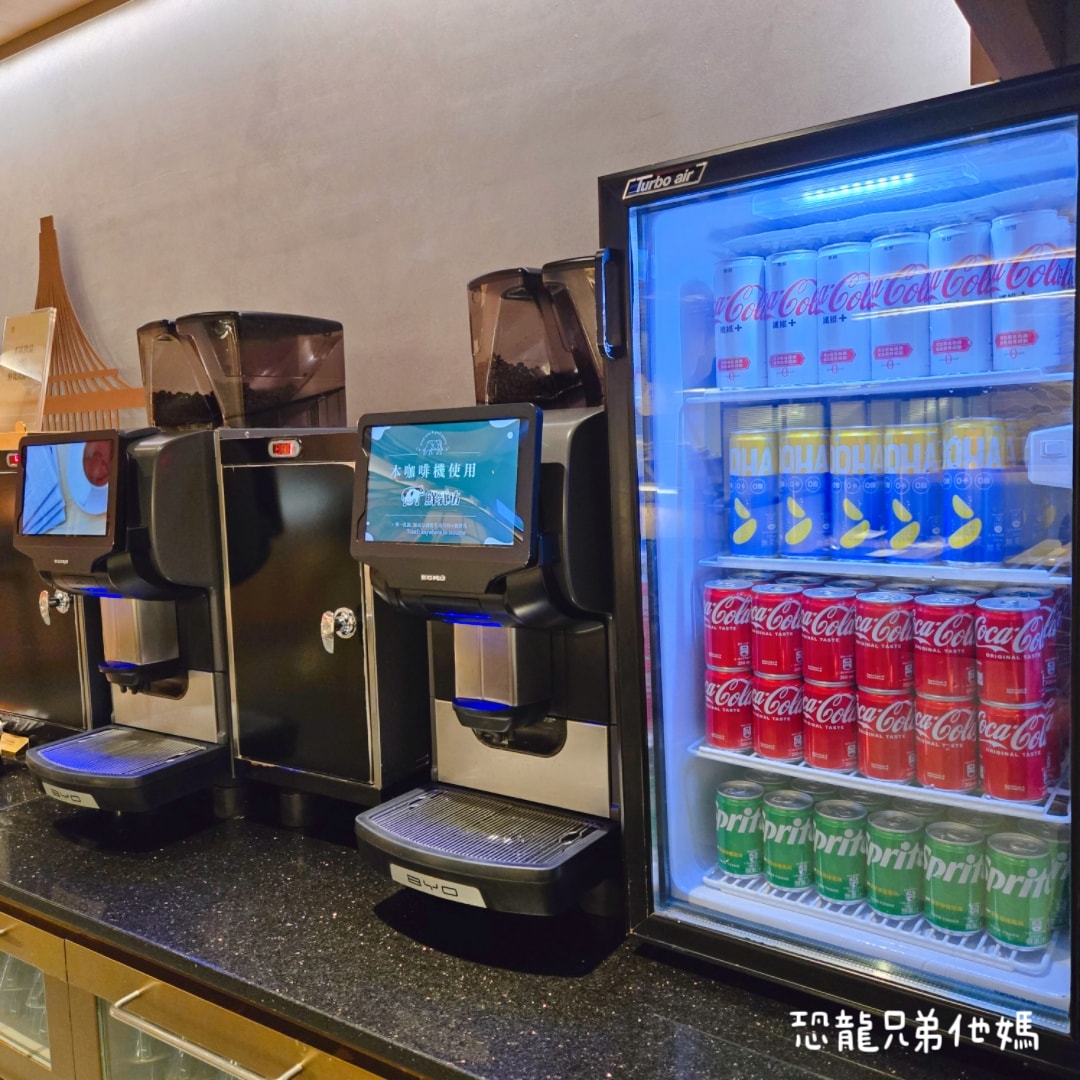高雄│旭集義享店，長腳蟹、螃蟹、干貝、鮑魚海鮮吃到飽，蜷尾家合作冰品，甜點也好吃