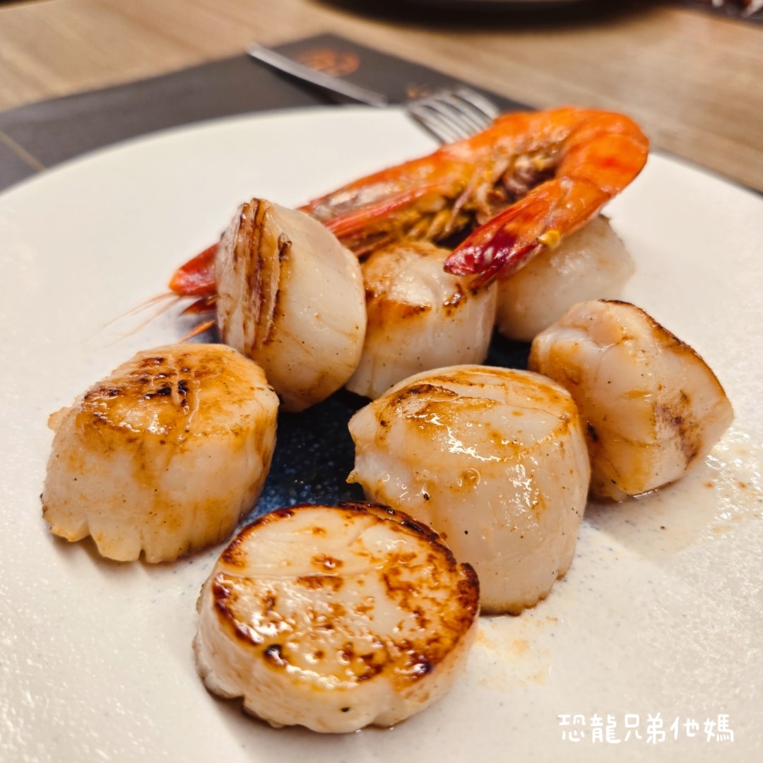 高雄│旭集義享店,長腳蟹、螃蟹、干貝、鮑魚海鮮吃到飽,蜷尾家合作冰品,甜點也好吃 - 第48張圖 高雄│旭集義享店,長腳蟹、螃蟹、干貝、鮑魚海鮮吃到飽,蜷尾家合作冰品,甜點也好吃