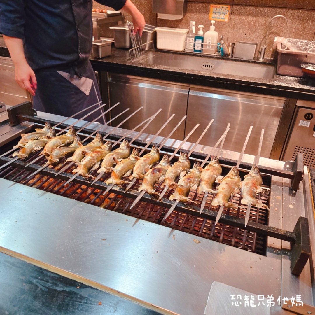 高雄│旭集義享店,長腳蟹、螃蟹、干貝、鮑魚海鮮吃到飽,蜷尾家合作冰品,甜點也好吃 - 第32張圖 高雄│旭集義享店,長腳蟹、螃蟹、干貝、鮑魚海鮮吃到飽,蜷尾家合作冰品,甜點也好吃