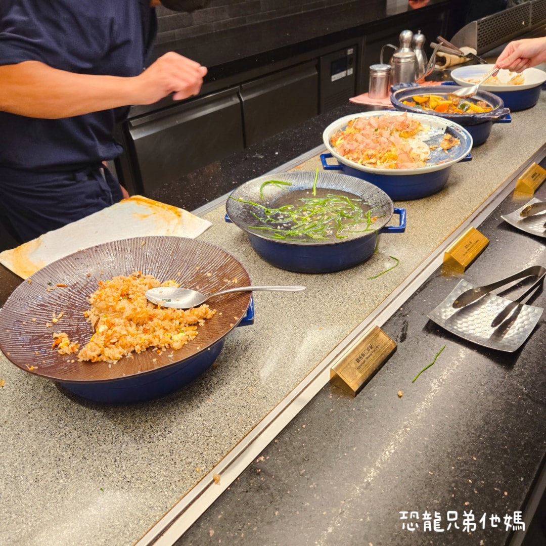 高雄│旭集義享店，長腳蟹、螃蟹、干貝、鮑魚海鮮吃到飽，蜷尾家合作冰品，甜點也好吃
