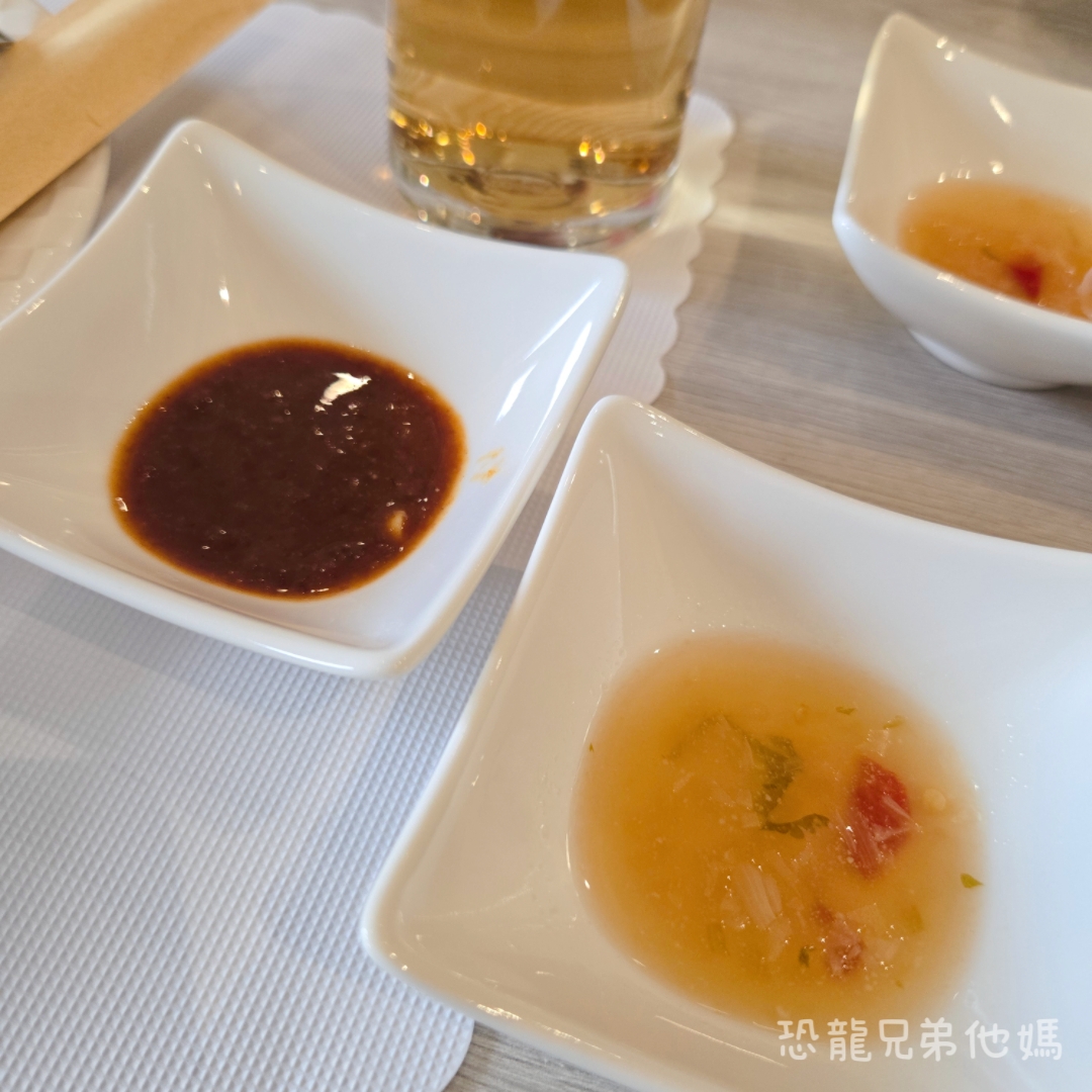 屏東▪︎佳冬|假日限定!像走入美術館般優雅的泰國蝦餐廳-荷塘有蝦小館,餐點美味精緻一吃就愛上,活跳跳泰國蝦直接上桌! - 第23張圖