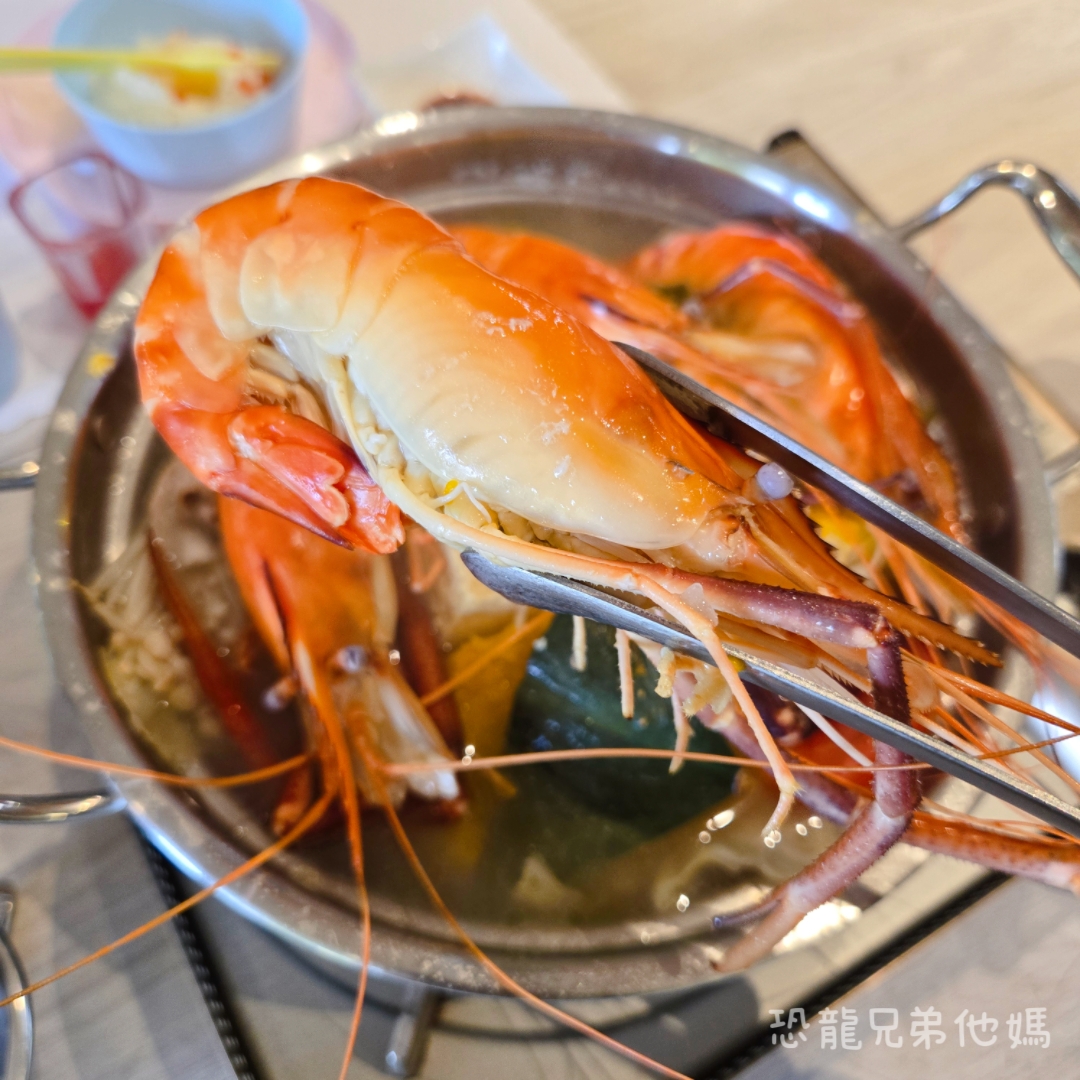 屏東▪︎佳冬|假日限定!像走入美術館般優雅的泰國蝦餐廳-荷塘有蝦小館,餐點美味精緻一吃就愛上,活跳跳泰國蝦直接上桌! - 第40張圖