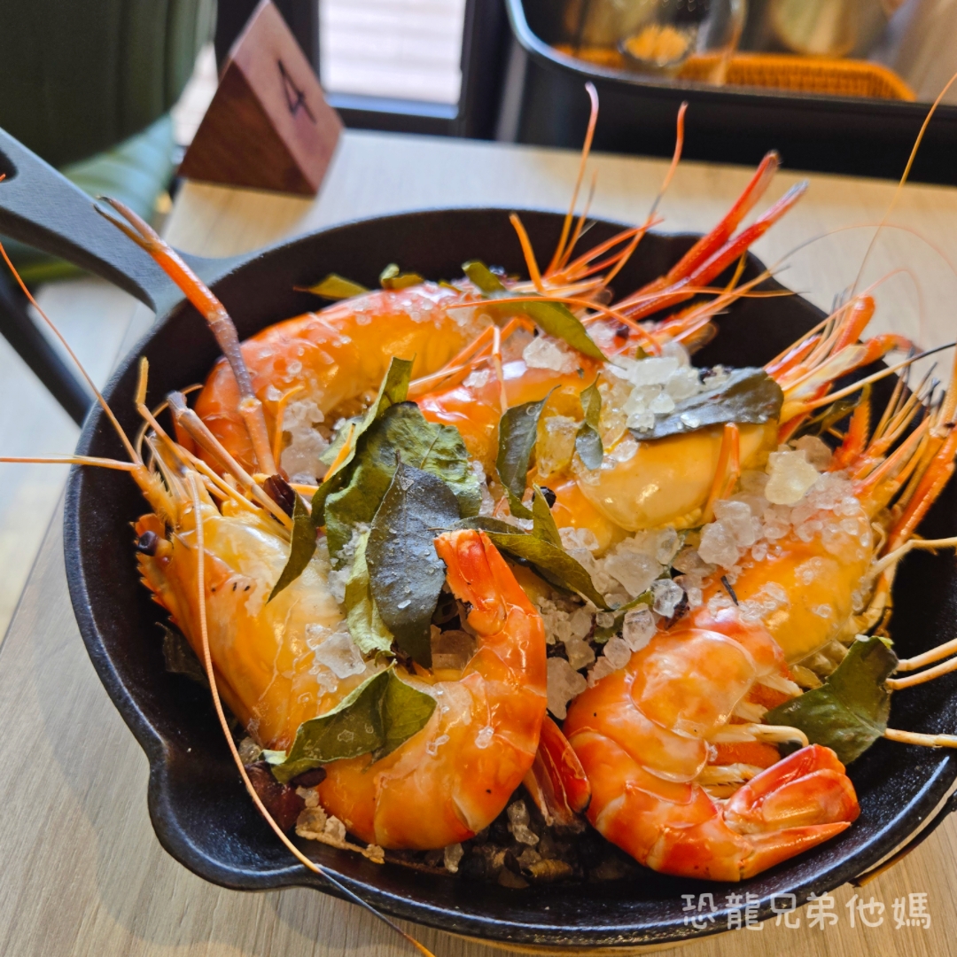 屏東▪︎佳冬|假日限定!像走入美術館般優雅的泰國蝦餐廳-荷塘有蝦小館,餐點美味精緻一吃就愛上,活跳跳泰國蝦直接上桌! - 第36張圖