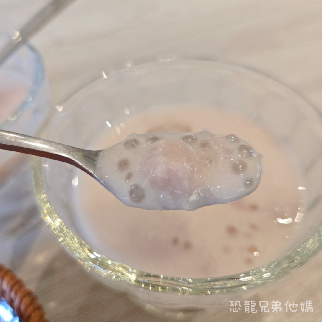 屏東▪︎佳冬|假日限定!像走入美術館般優雅的泰國蝦餐廳-荷塘有蝦小館,餐點美味精緻一吃就愛上,活跳跳泰國蝦直接上桌! - 第46張圖