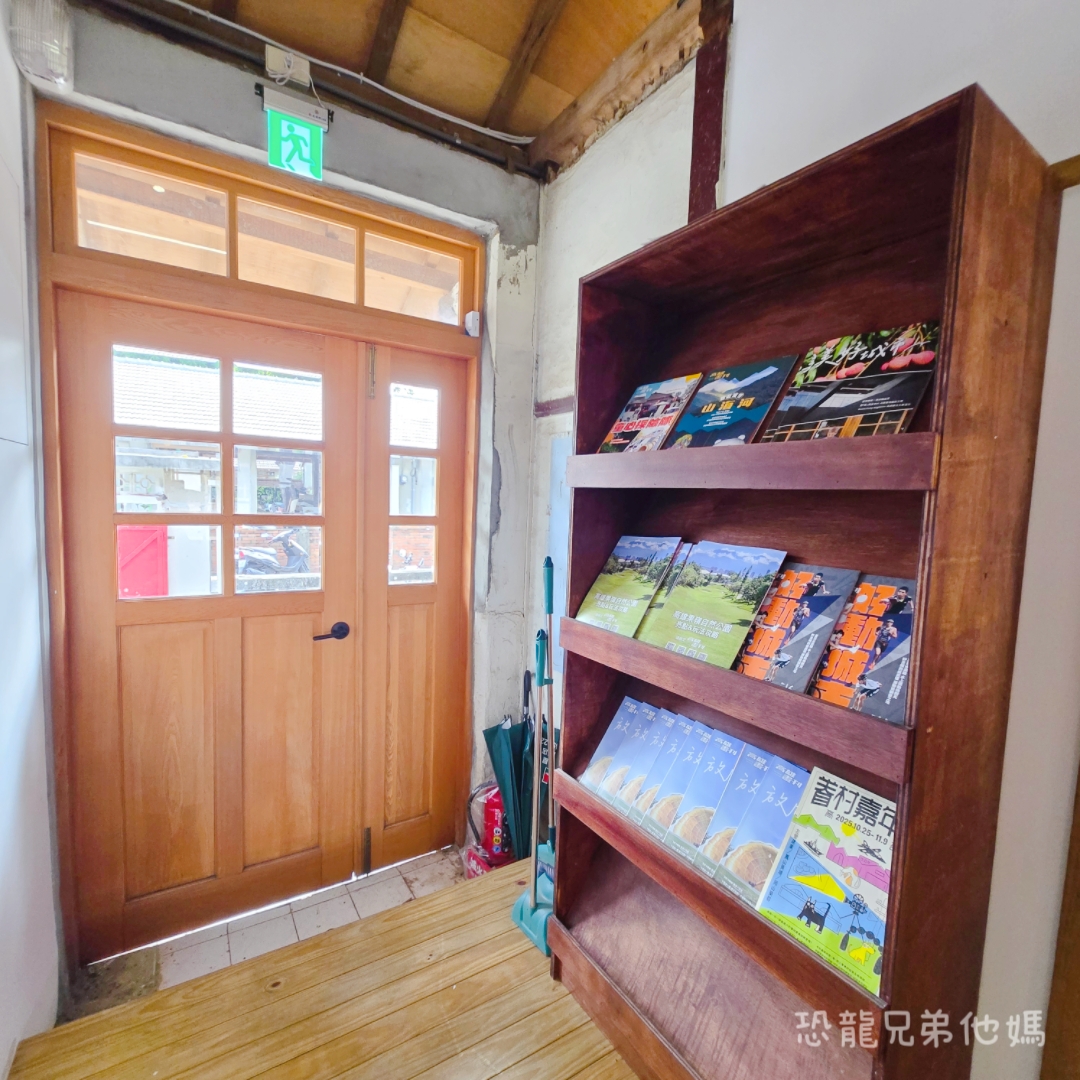 高雄‧鳳山│夢群島文化書室，老屋內用餐、咖啡，小農產品販售