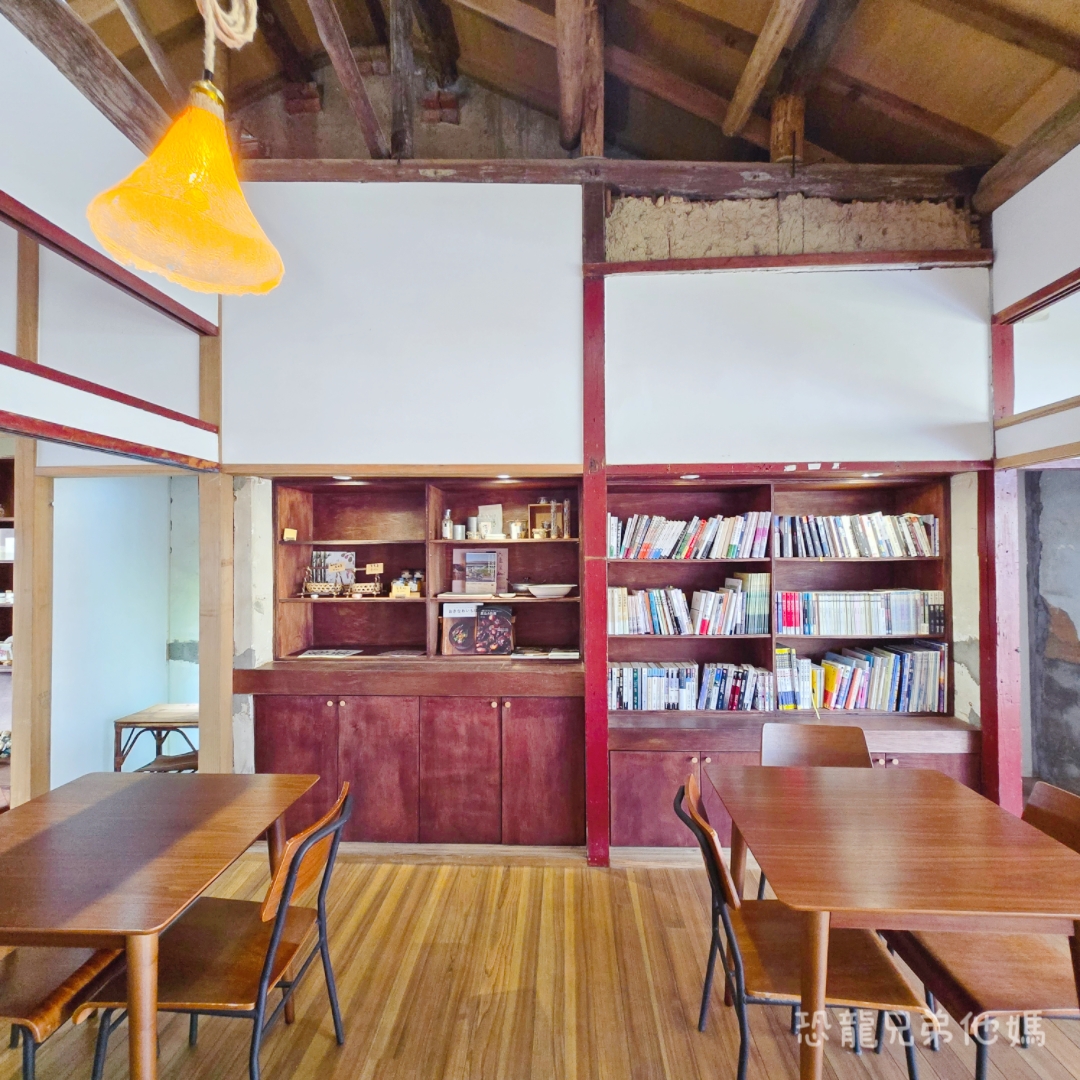 高雄‧鳳山│夢群島文化書室，老屋內用餐、咖啡，小農產品販售