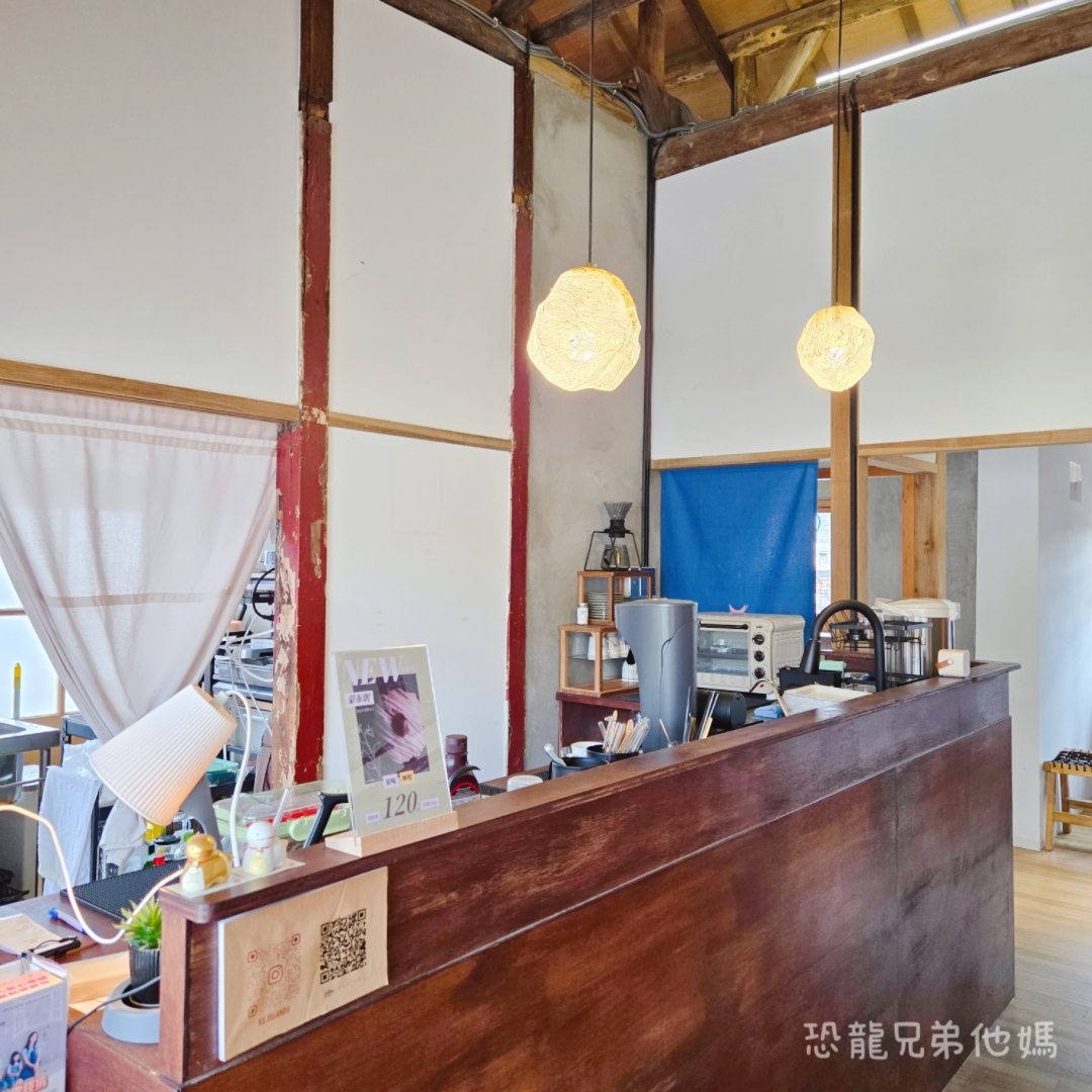 高雄‧鳳山│夢群島文化書室，老屋內用餐、咖啡，小農產品販售