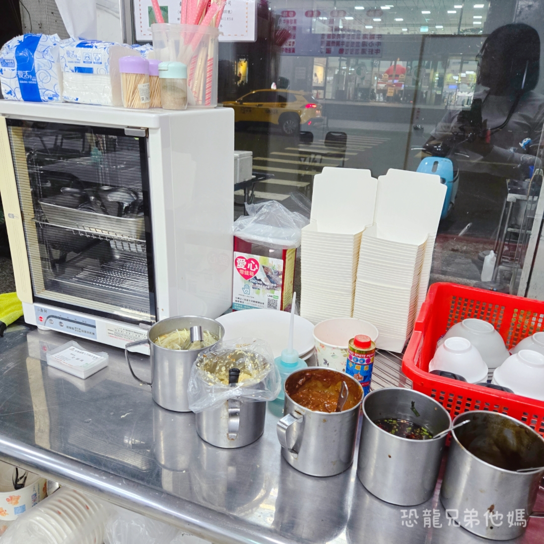 高雄‧善化溫體阿榮本產牛肉│不輸台南的牛肉和熱炒系列，配料多，老闆親切