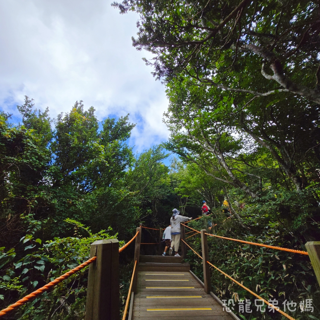 濟州島｜漢拏山國立公園，御乘生岳( 어승생악)和漢拏山旅客服務中心走走。2025.08