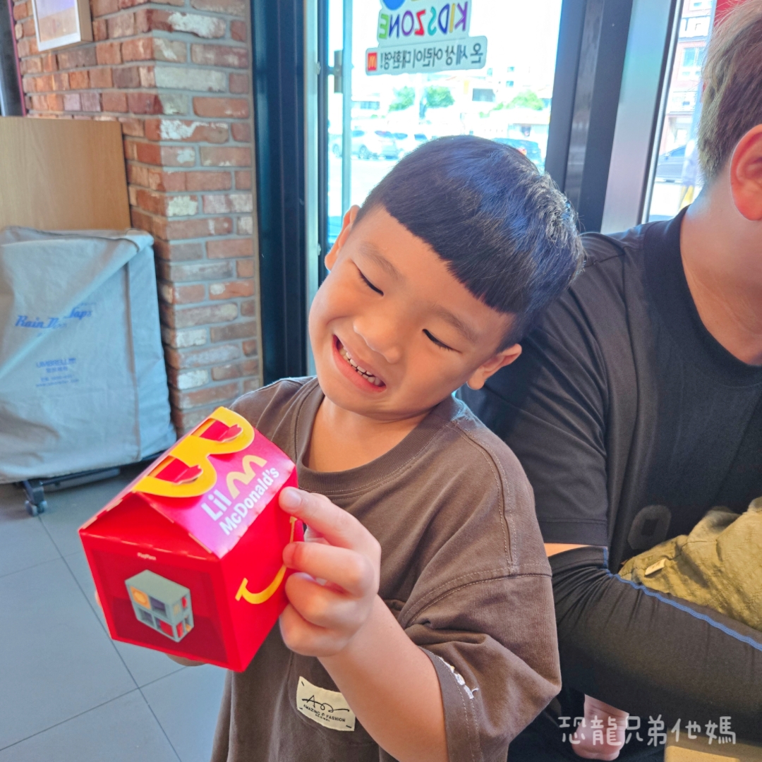 韓國濟州島│自駕八天繞島親子自駕行程，上山下海、網美行程、必吃美食通通玩起來 2025.08