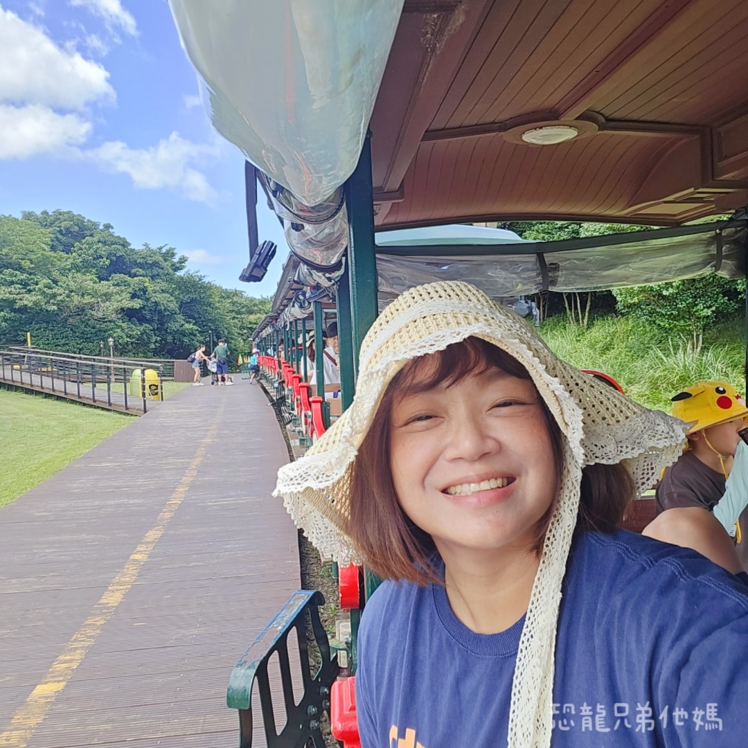 韓國‧濟州島│親子必玩 “ECOLAND 森林小火車樂園 “，夏日限定超刺激水槍大戰，園區好美好玩又好拍，大草皮上餵馬羊，限定表演秀!2025.8