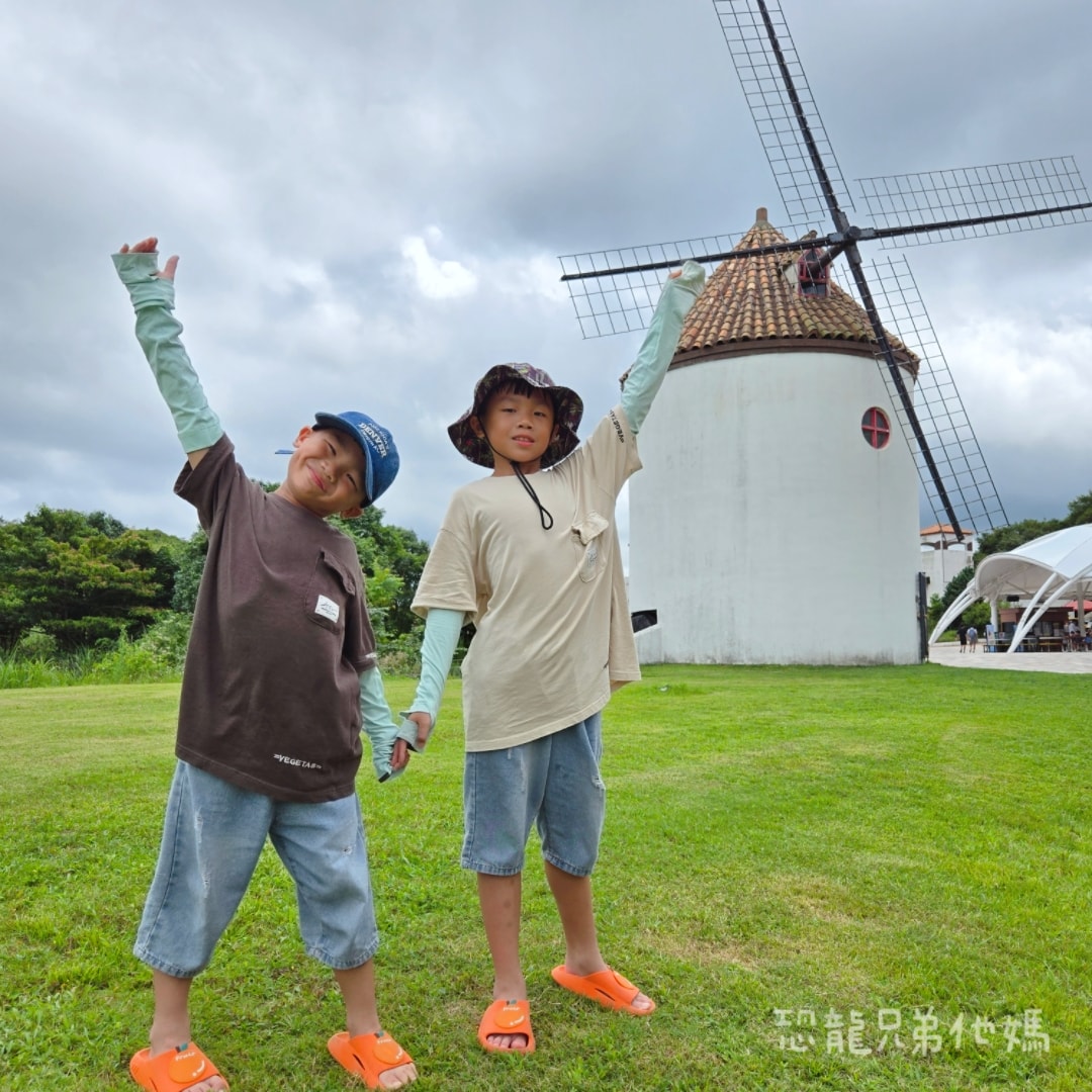 韓國‧濟州島│親子必玩 “ECOLAND 森林小火車樂園 “，夏日限定超刺激水槍大戰，園區好美好玩又好拍，大草皮上餵馬羊，限定表演秀!2025.8