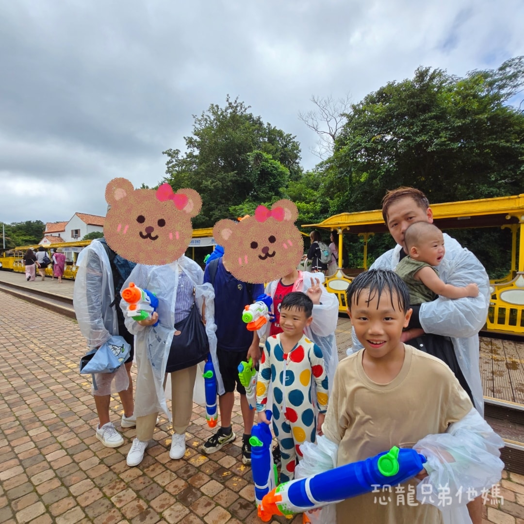 韓國‧濟州島│親子必玩 “ECOLAND 森林小火車樂園 “，夏日限定超刺激水槍大戰，園區好美好玩又好拍，大草皮上餵馬羊，限定表演秀!2025.8