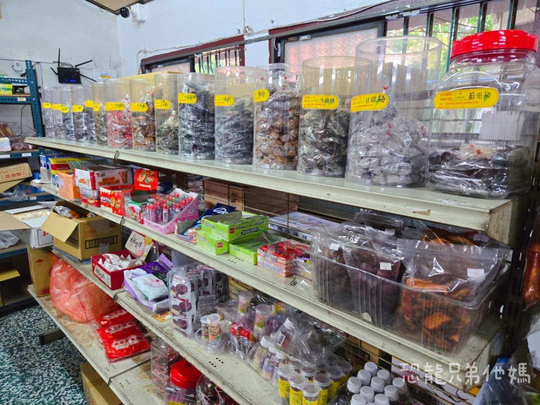 高雄‧美濃│東門冰菓室，是冰店也是在地人的雜貨店，古早味冰品、豆花