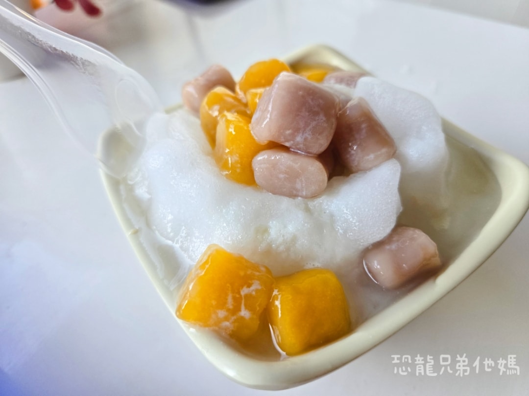 高雄‧美濃│東門冰菓室，是冰店也是在地人的雜貨店，古早味冰品、豆花