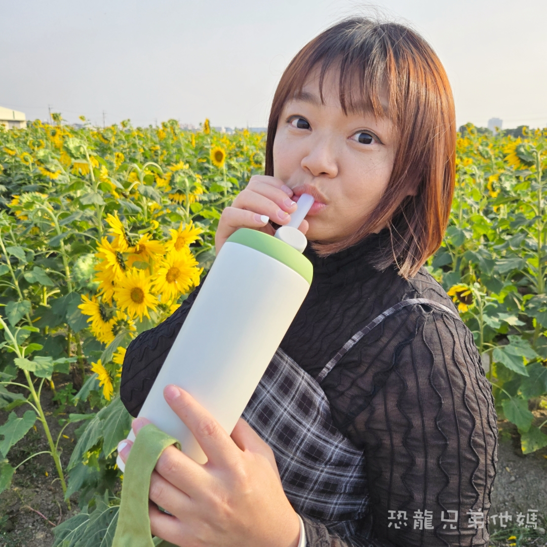 YCCT速吸杯三代來囉! 內膽陶瓷層不卡味、伸手就能洗,有防塵蓋,讓你一壓就喝、一拉就收! 另能加購飲料提袋! - 第6張圖 YCCT速吸杯三代來囉! 內膽陶瓷層不卡味、伸手就能洗,有防塵蓋,讓你一壓就喝、一拉就收! 另能加購飲料提袋!