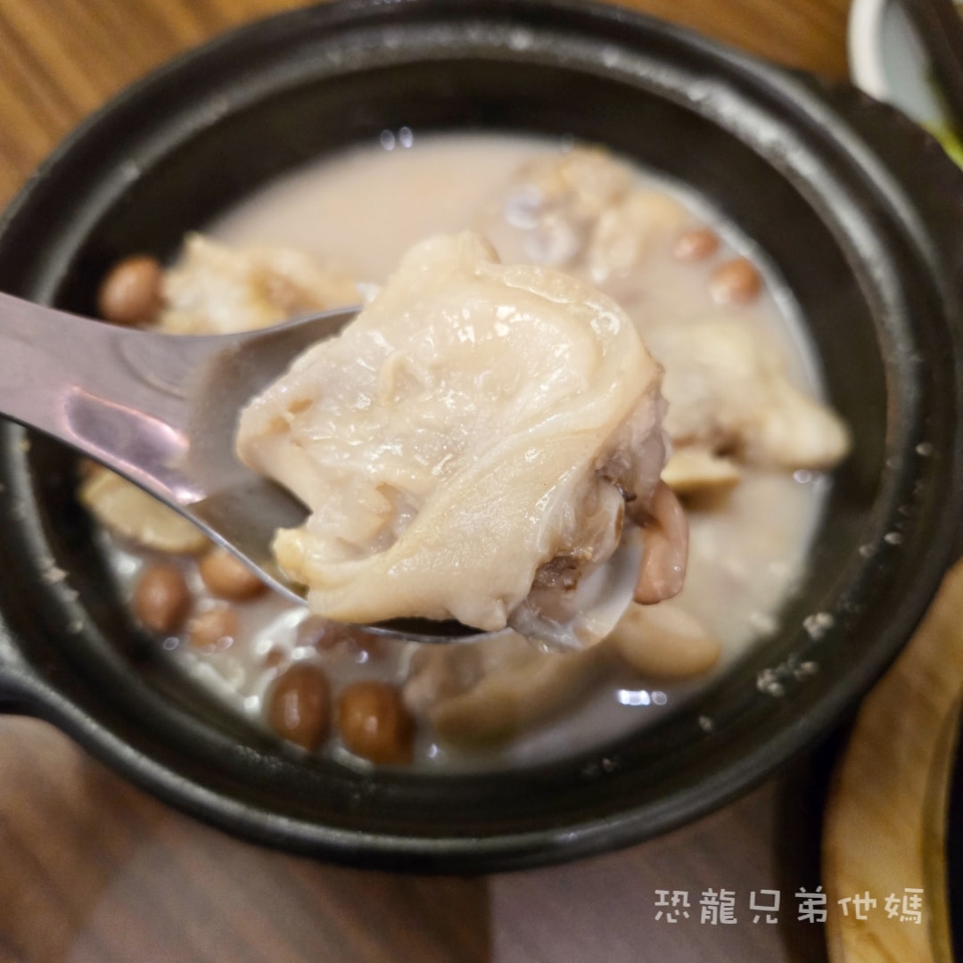 高雄•復興北外婆家｜鄧師傅台菜餐廳，復古裝潢，回到家的親切感