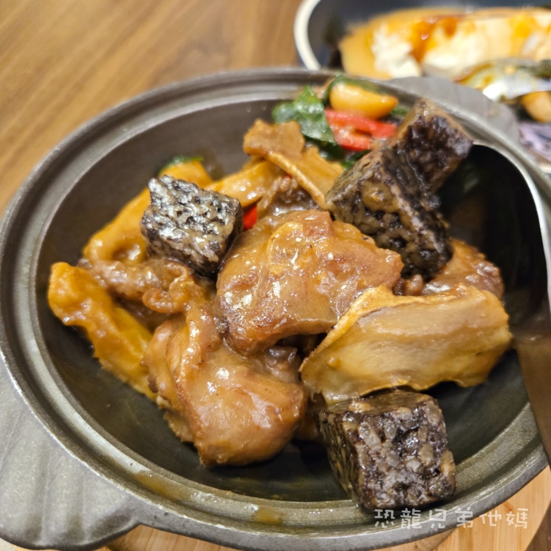 高雄•復興北外婆家｜鄧師傅台菜餐廳，復古裝潢，回到家的親切感