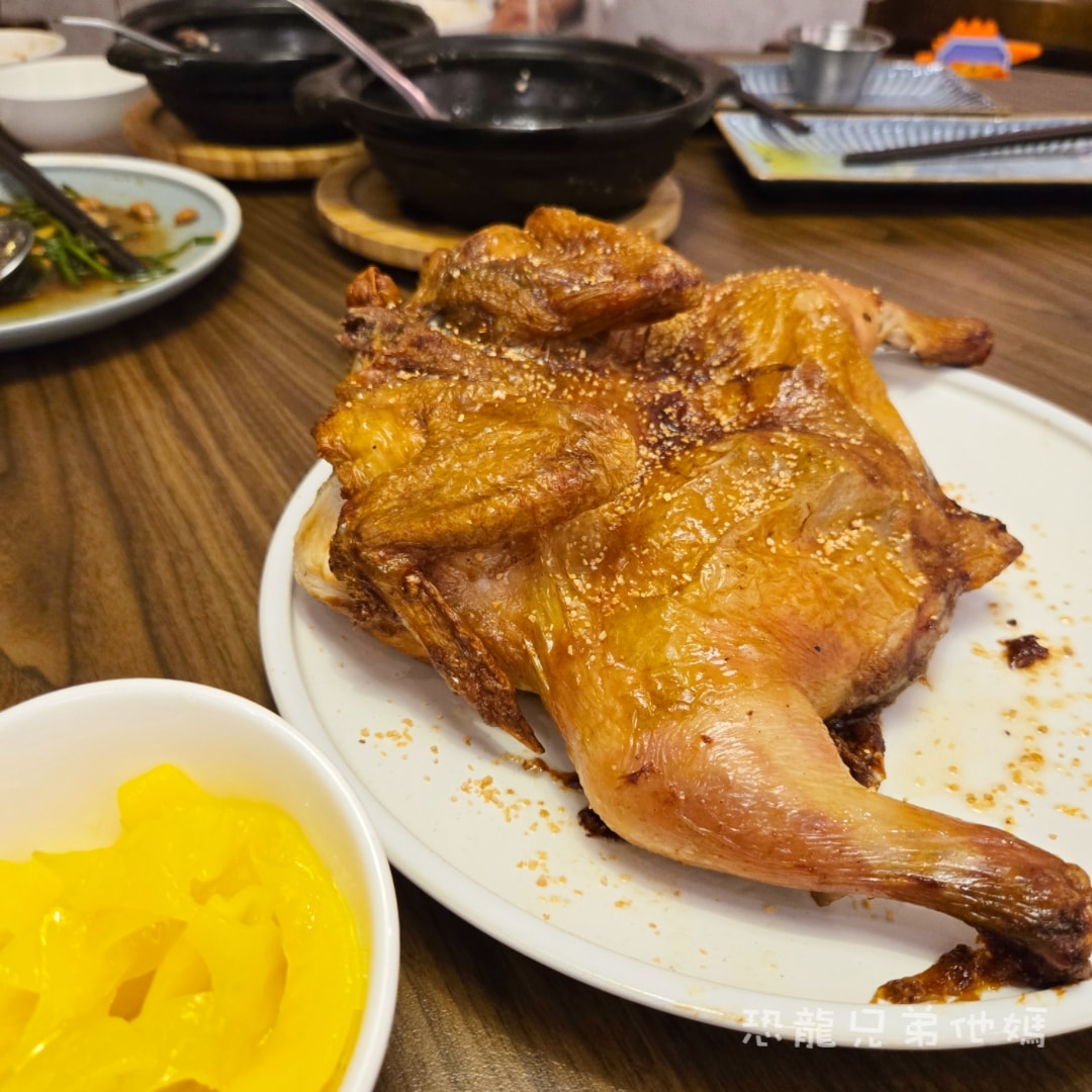 高雄•復興北外婆家｜鄧師傅台菜餐廳，復古裝潢，回到家的親切感