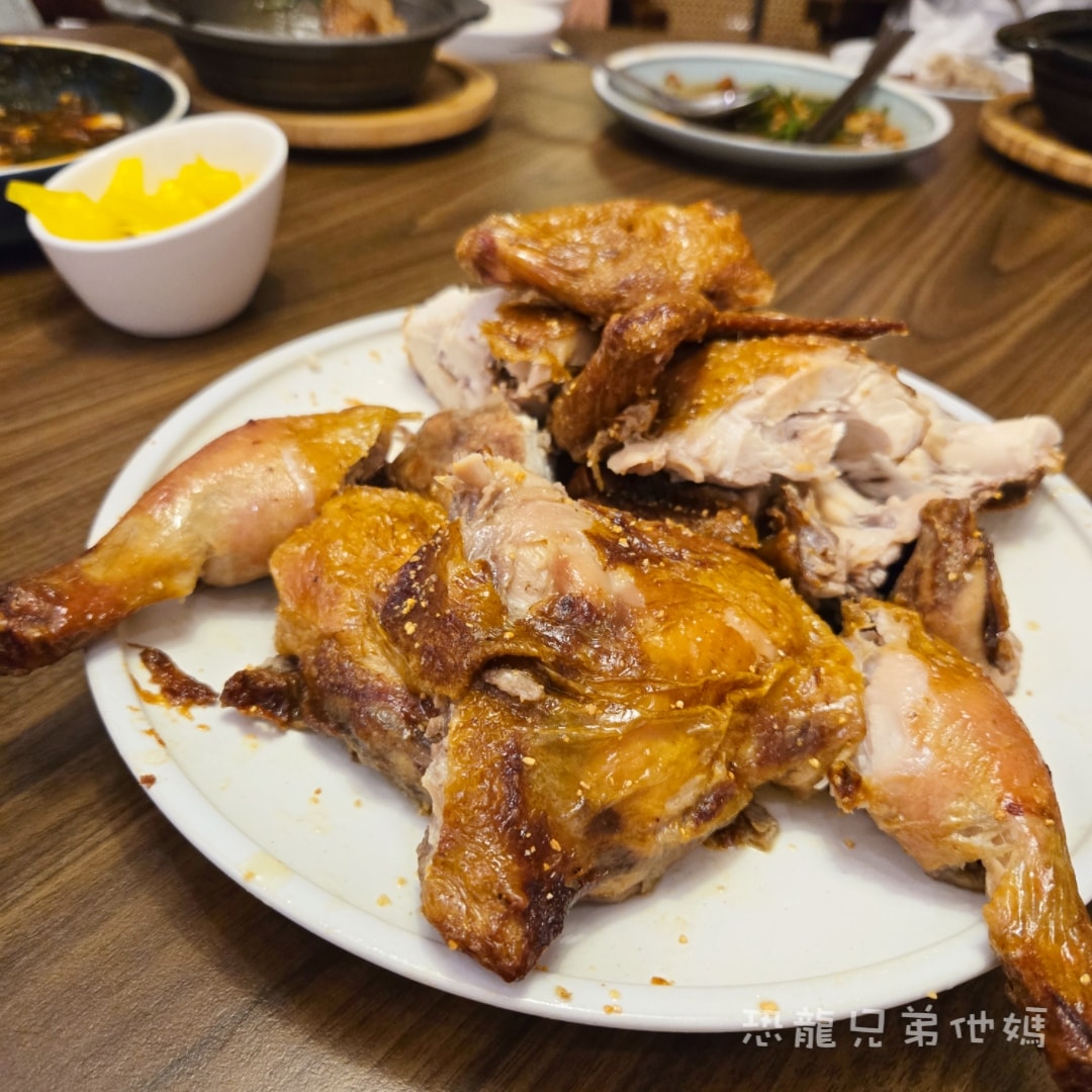 高雄•復興北外婆家｜鄧師傅台菜餐廳，復古裝潢，回到家的親切感