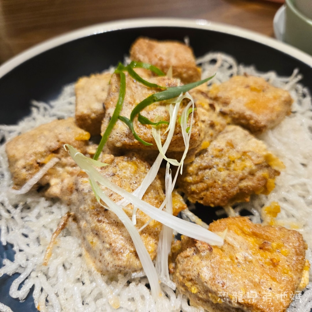 高雄•復興北外婆家｜鄧師傅台菜餐廳，復古裝潢，回到家的親切感