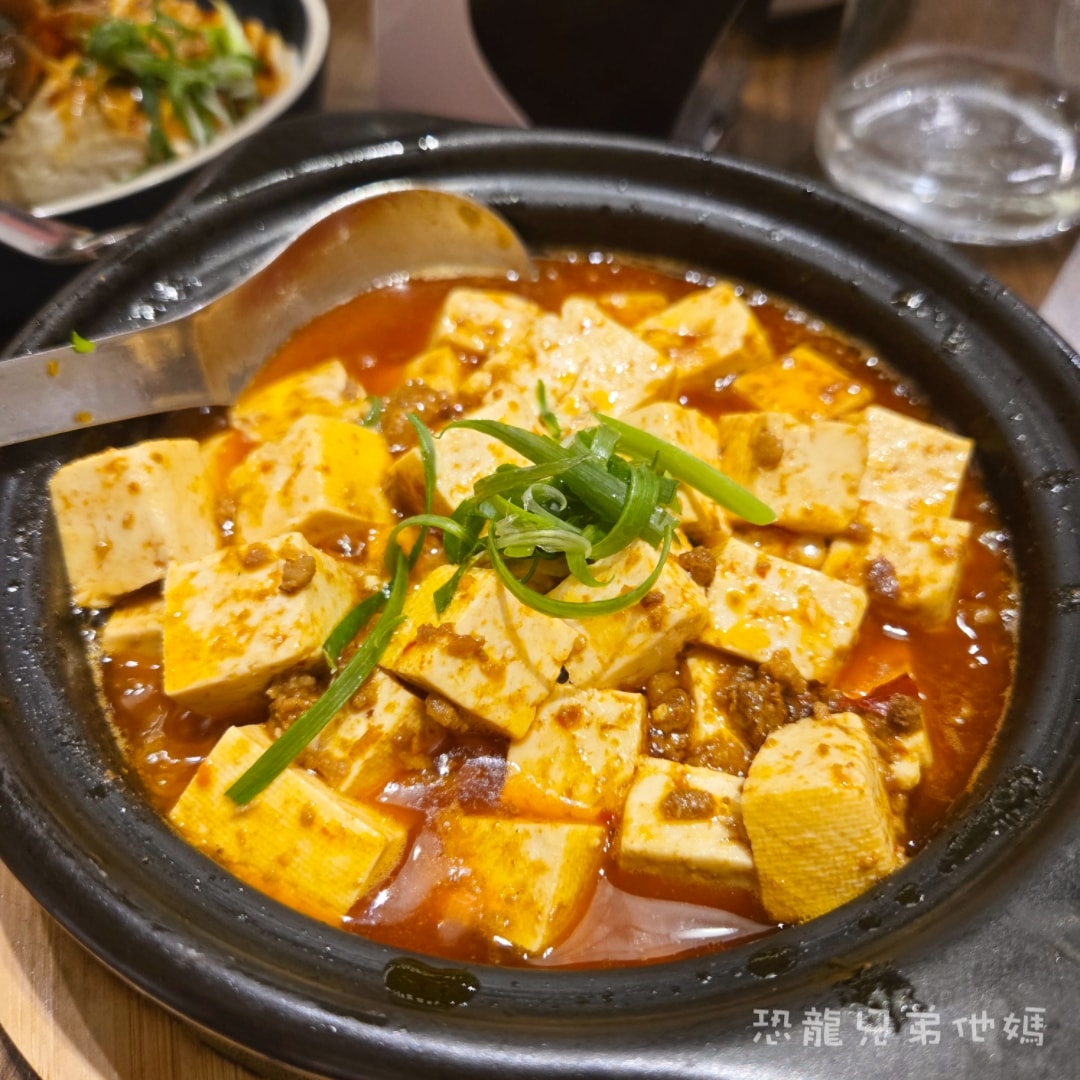 高雄•復興北外婆家｜鄧師傅台菜餐廳，復古裝潢，回到家的親切感